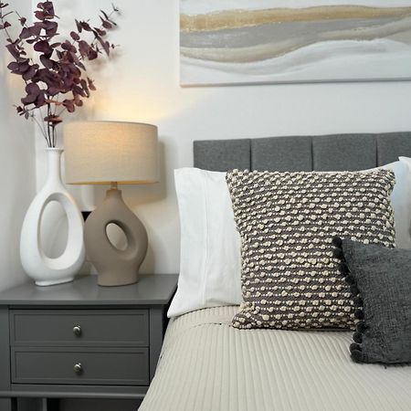 סווינדון Modern One-Bedroom Apartment מראה חיצוני תמונה