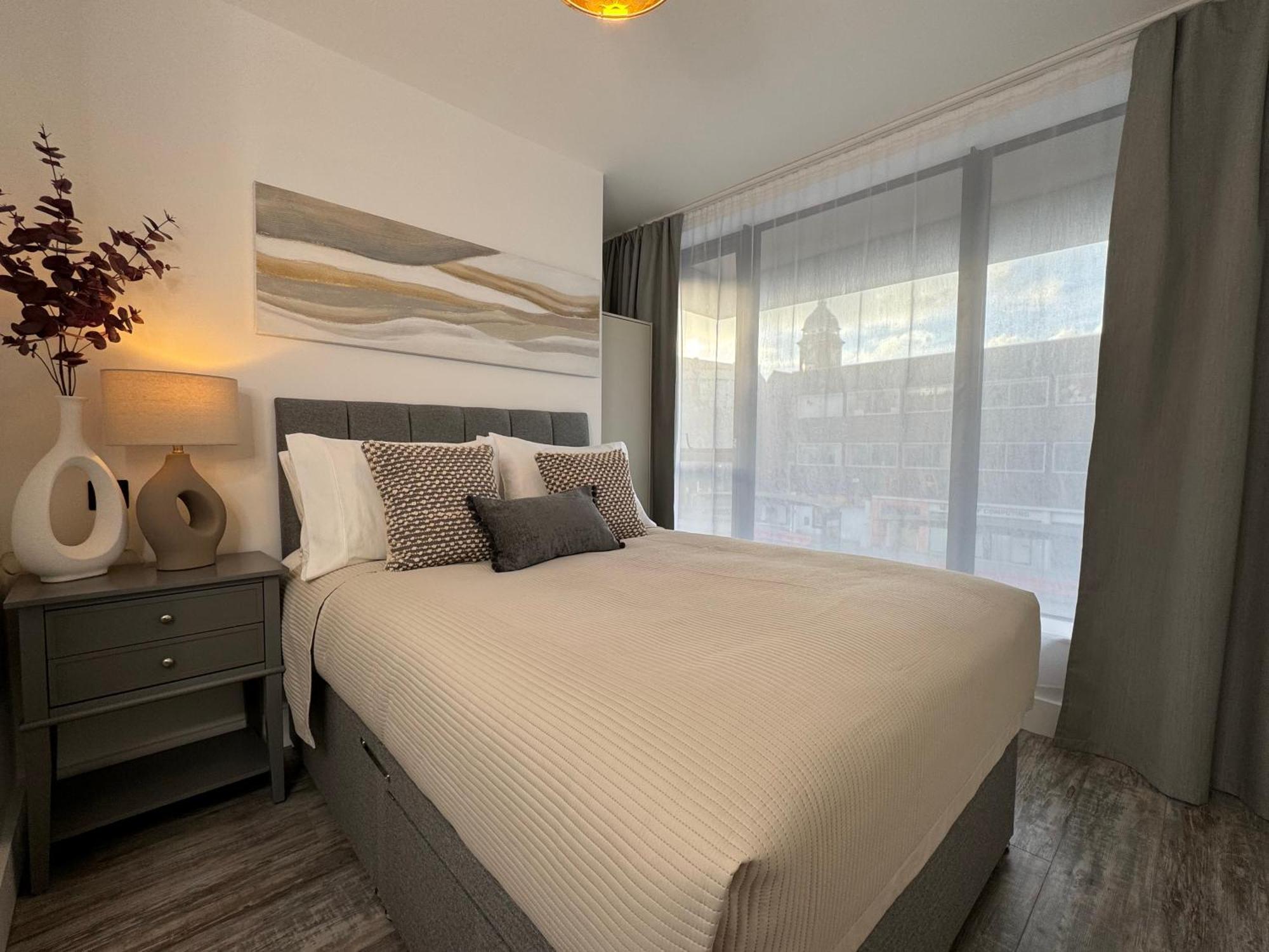 סווינדון Modern One-Bedroom Apartment מראה חיצוני תמונה